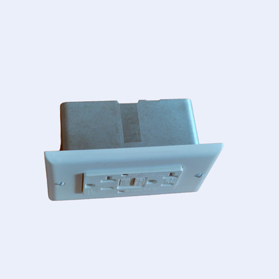 функция контроля трамбовки дуплекса штепсельных розеток AC GFCI 15A 125V устойчивая поставщик