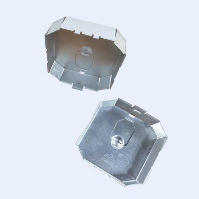 Электрическая распределительная коробка проводника 1.20mm Pre гальванизировала винт для закрепления крышки 4x4 поставщик